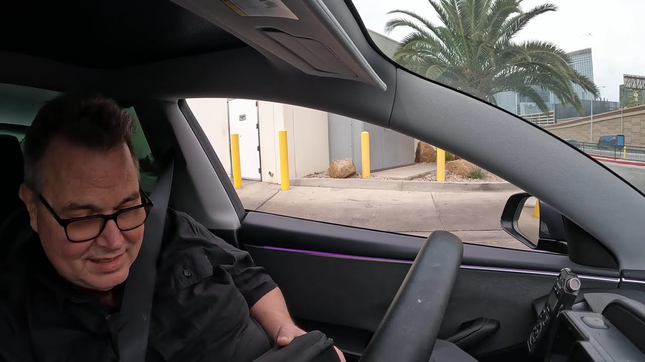 Entering In-N-Out Burger Drive Thru Line, 4888 Dean Martin Dr, Las Vegas, Nevada, 15 Feb 26 GFH10085