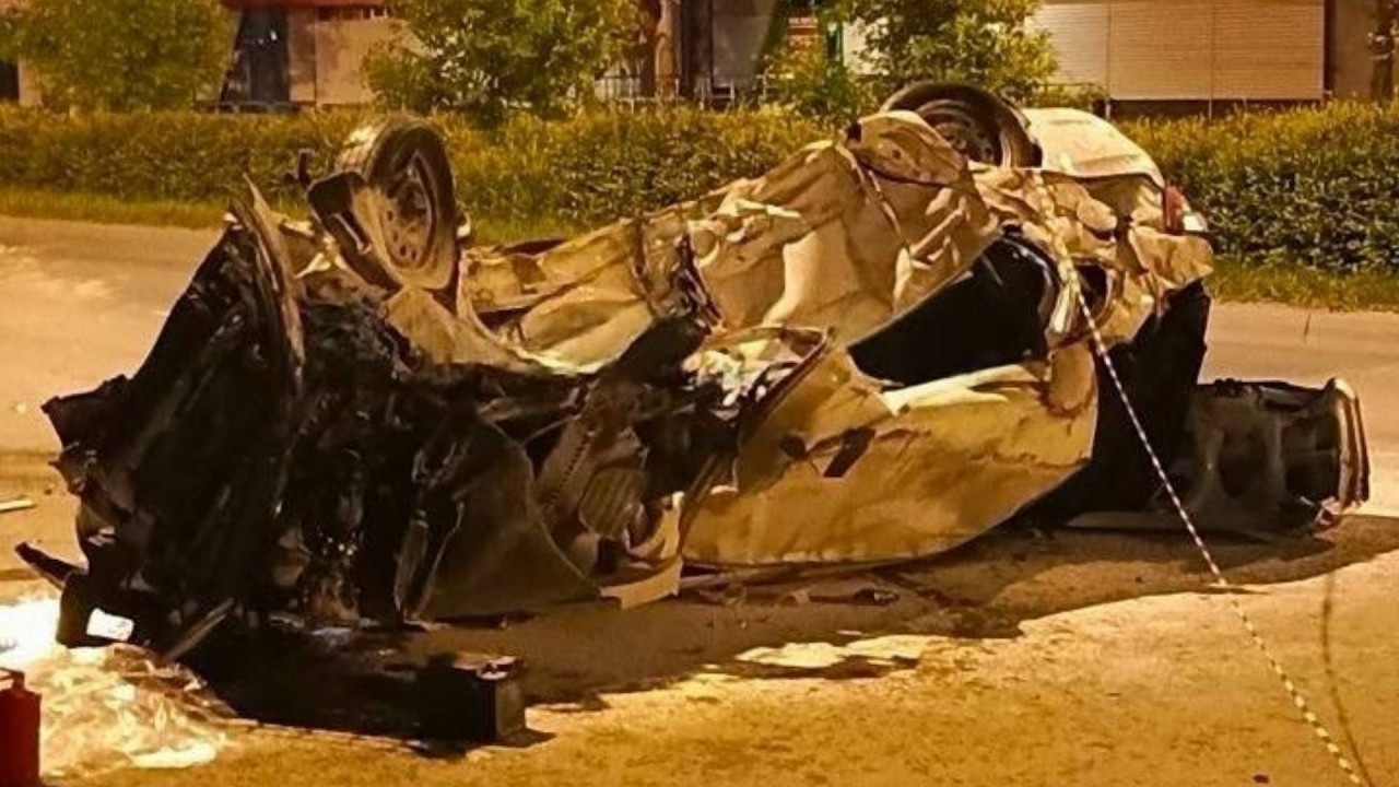 Мерседес смял Гранту в комок. С водителем и пассажиркой