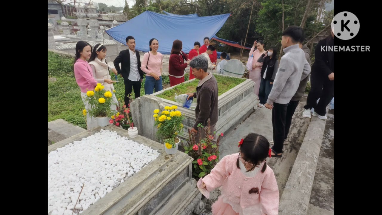 Mùng 1 Anh Chị Em và Con Cháu sum họp 