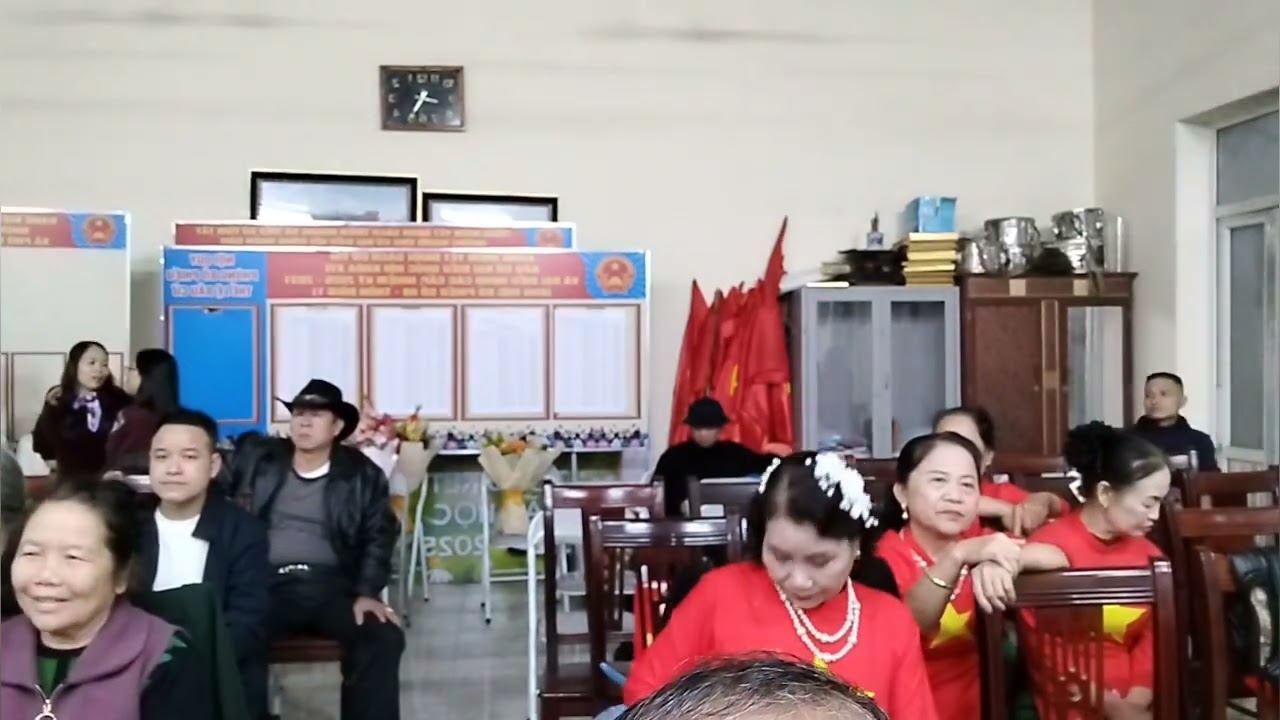 Đội dưỡng sinh thôn 1 múa chúc mừng lễ mừng thọ các  cụ xã phú nghĩa 