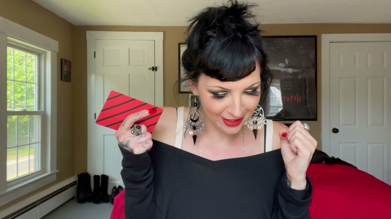 A Total Stunner🔥🐚🥀! Unboxing the Stunning Tarot, Third Edition