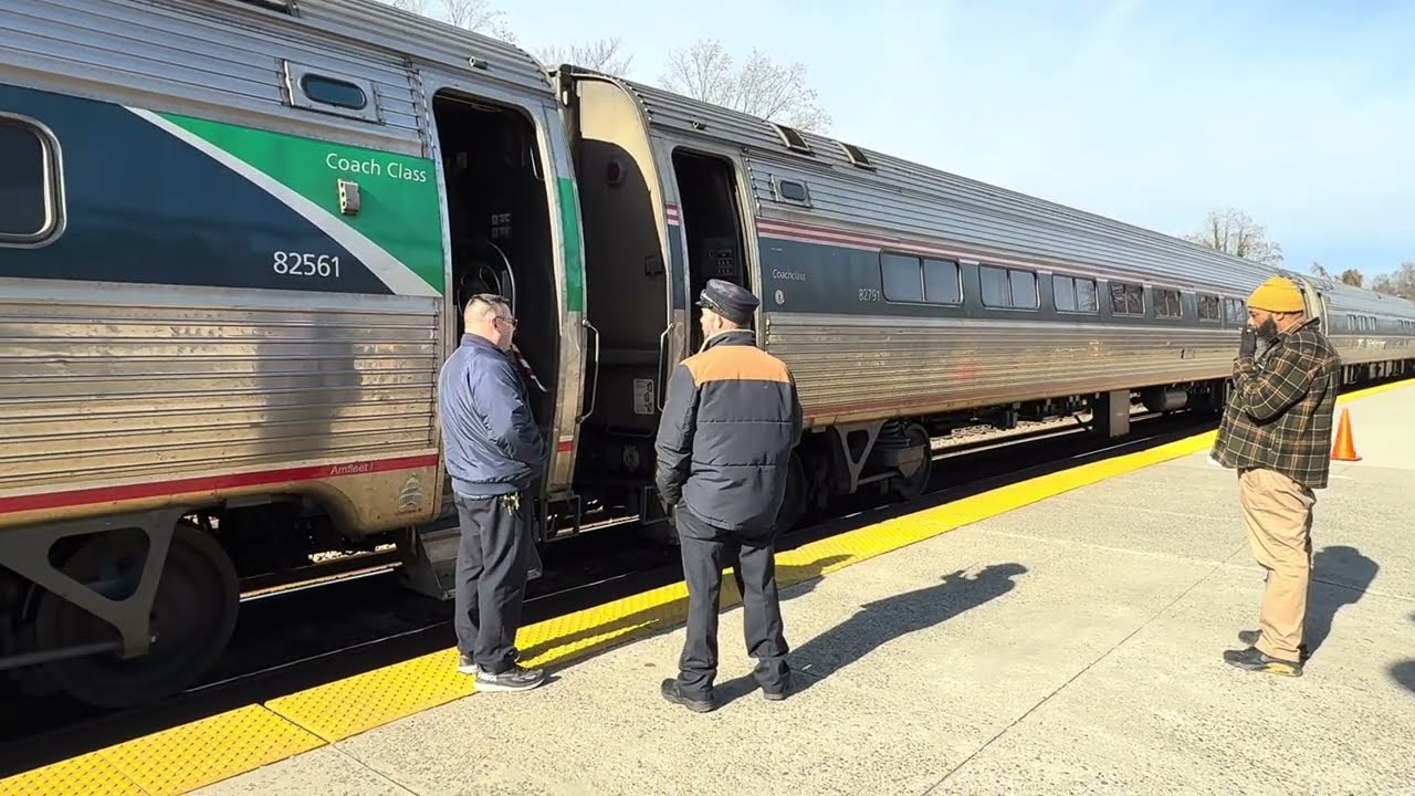 See description: Amtrak 178 with Locomotive 302 and nine cars.