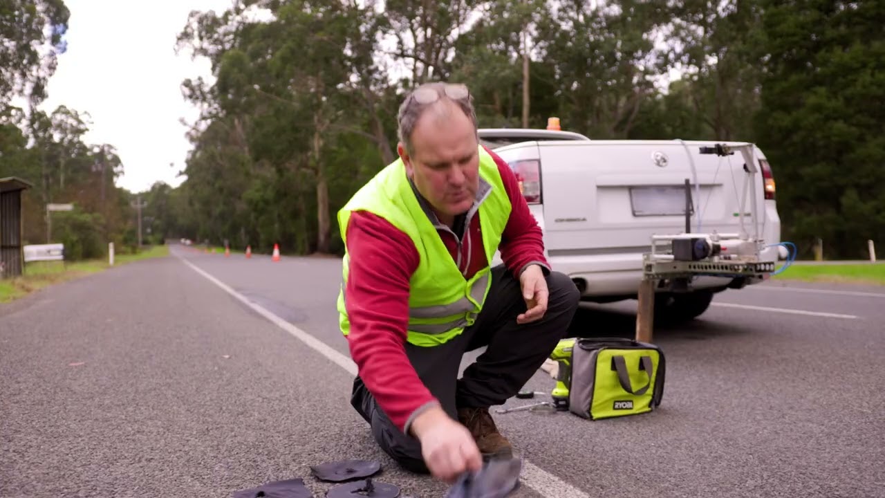 Asphalt versus chip seal – Abrasion testing motorcycle clothing on the two most common road surfaces
