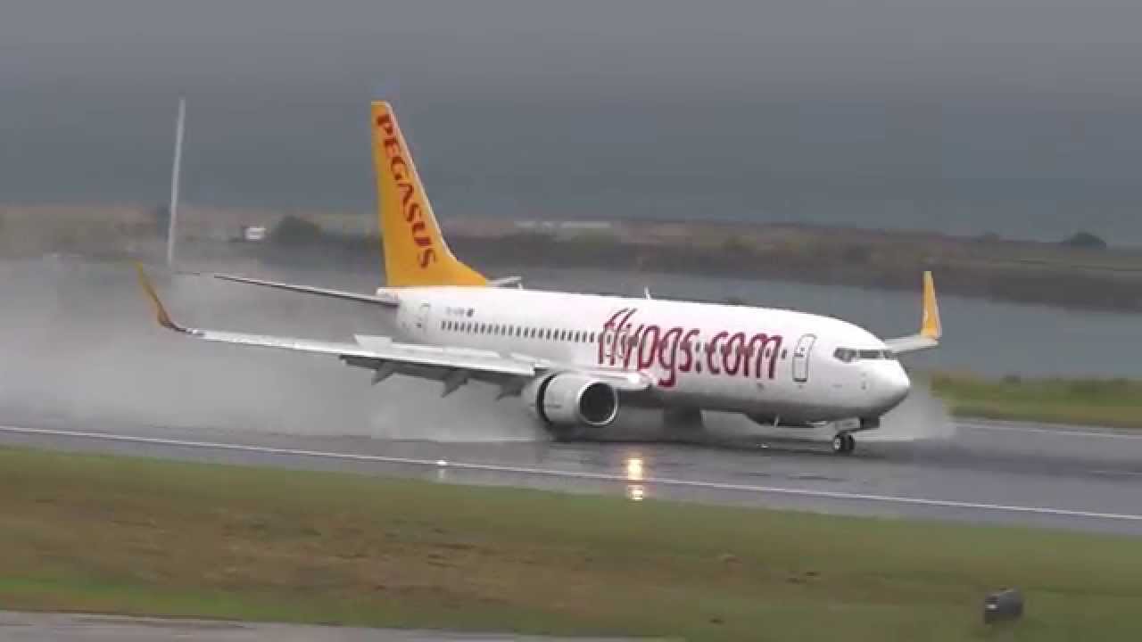 Pegasus Airlines (TC-CPR) / B737-8GJ / TZX - Landing in Rainy Weather