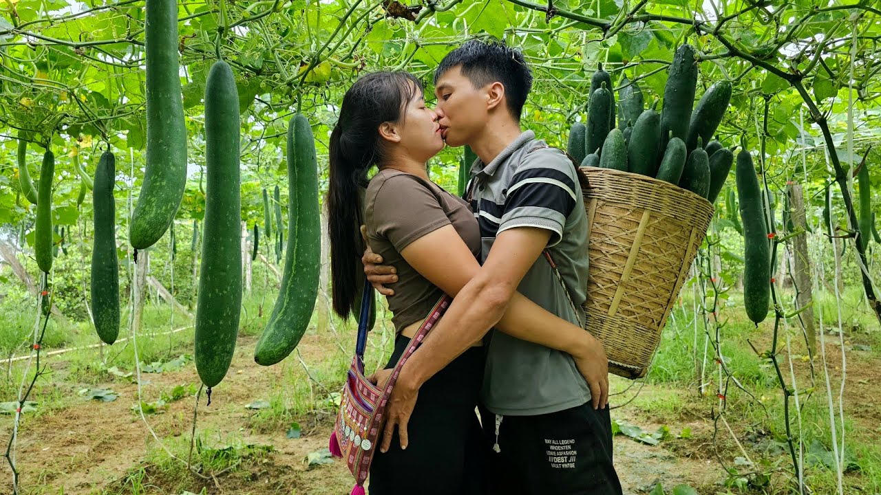 Are you ready for a day of pumpkin picking and farm life with your loved ones? | Linh's Life