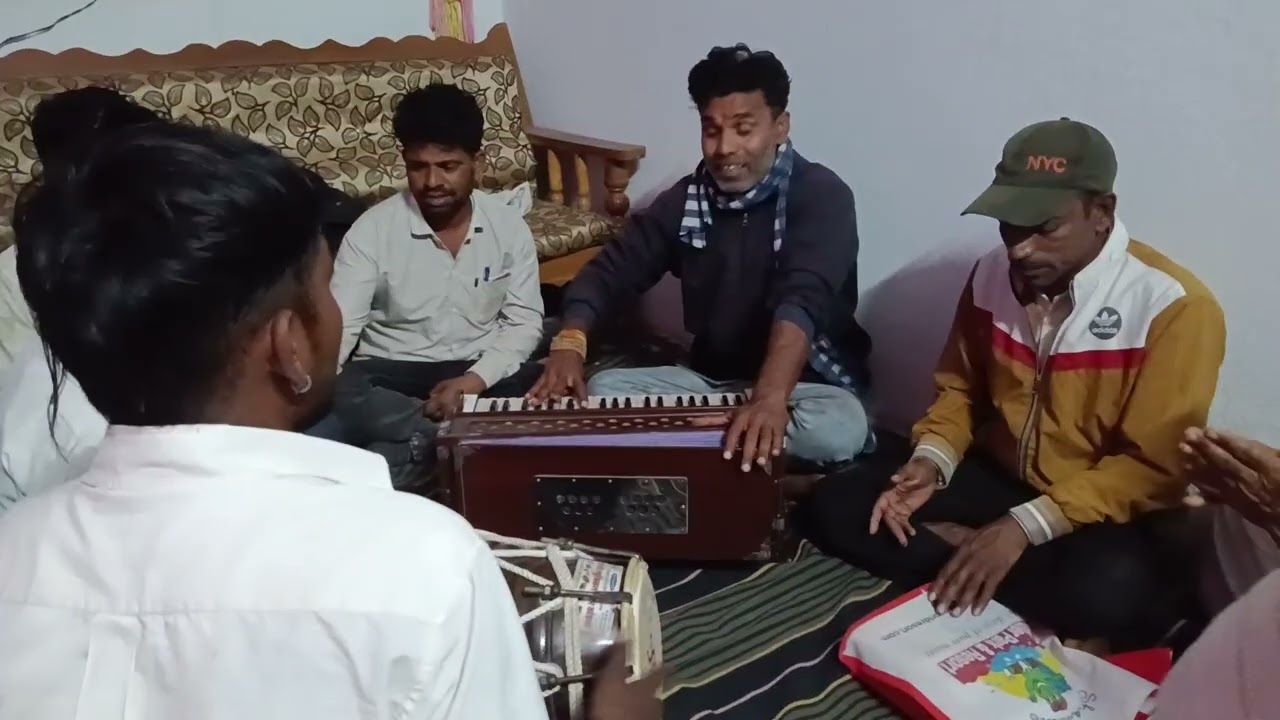 न जाने क्यों यादमें बहुत रोया