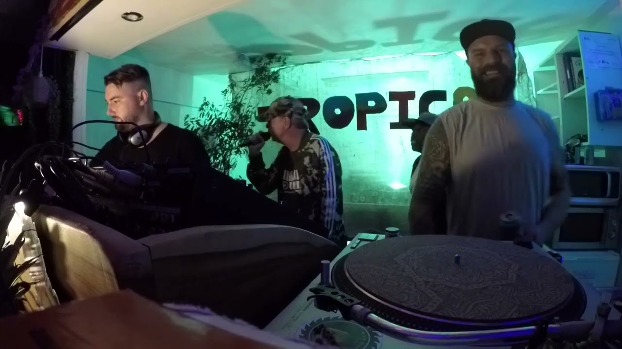 Cheshire Cat & Sticky Joe (Kingston Express) ft Blaze LIVE IN SESSION Sky High Sessions part 4