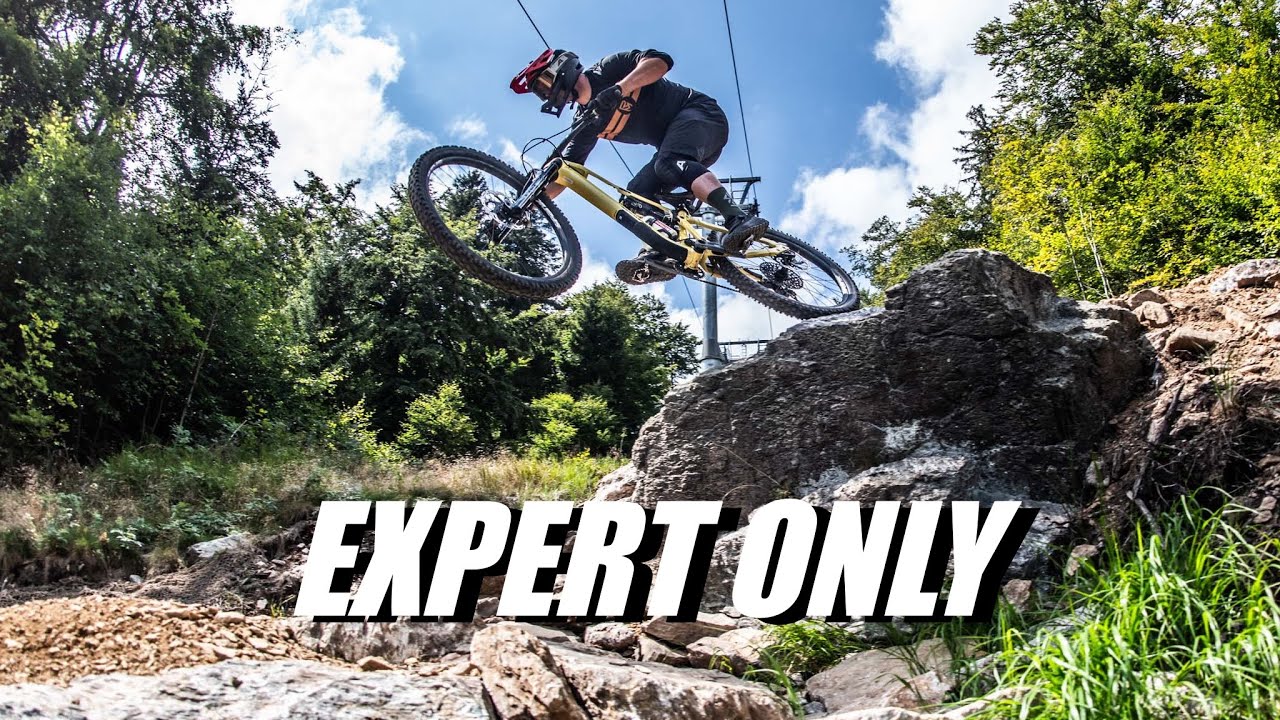 BRUTÁLNÍ ČERNÝ TRAIL POD LANOVKOU!