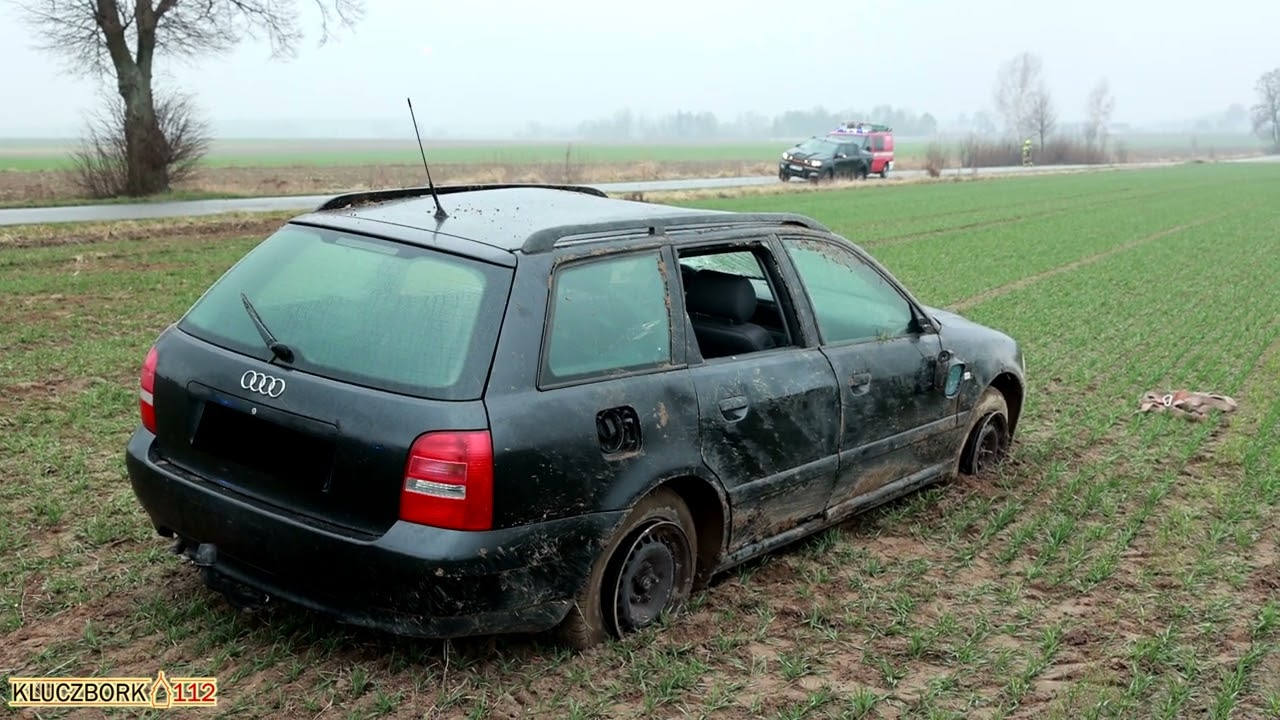 Kierująca Audi dachowała na drodze między Borkowicami a Kraskowem