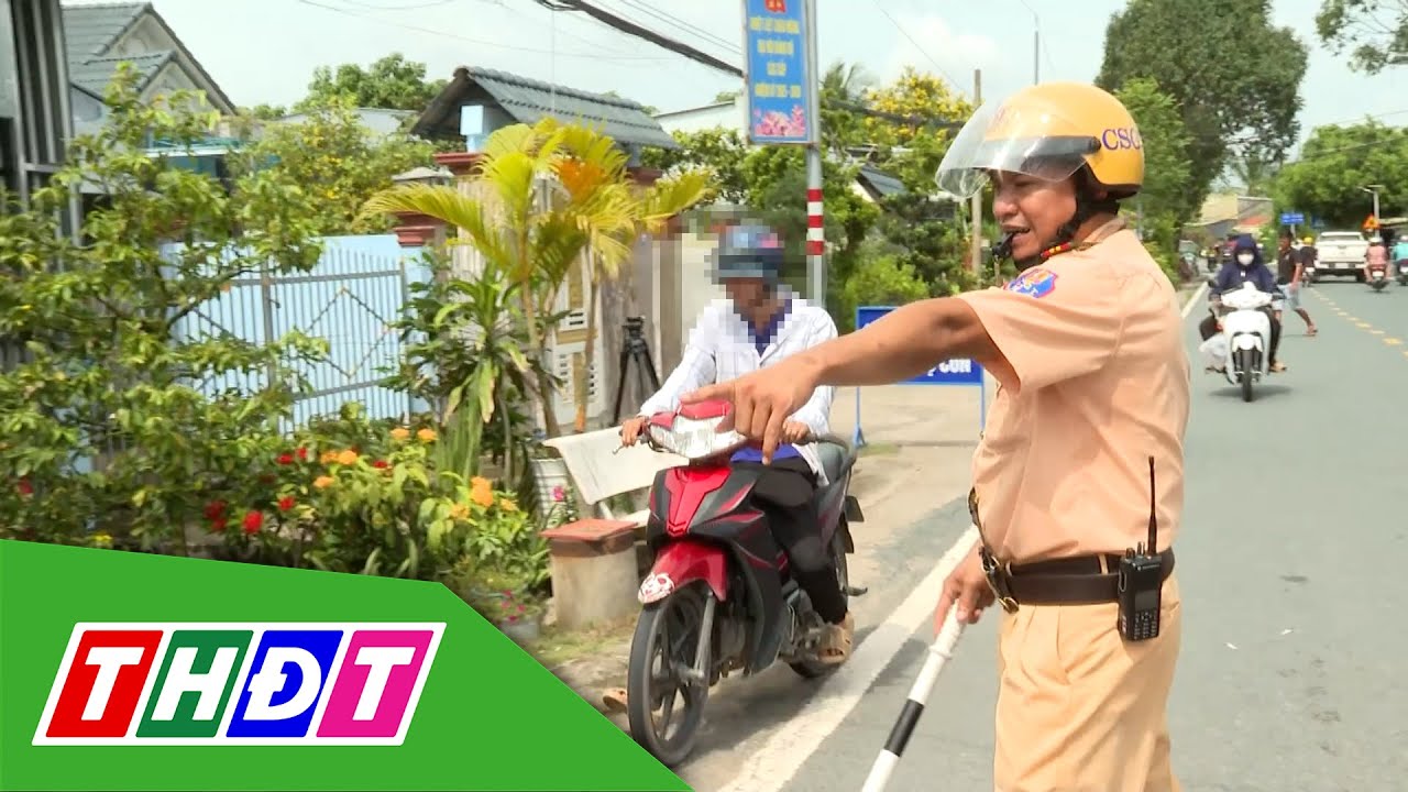 Giữa trưa kiểm tra nồng độ cồn, phát hiện nhiều lái xe say rượu | THDT