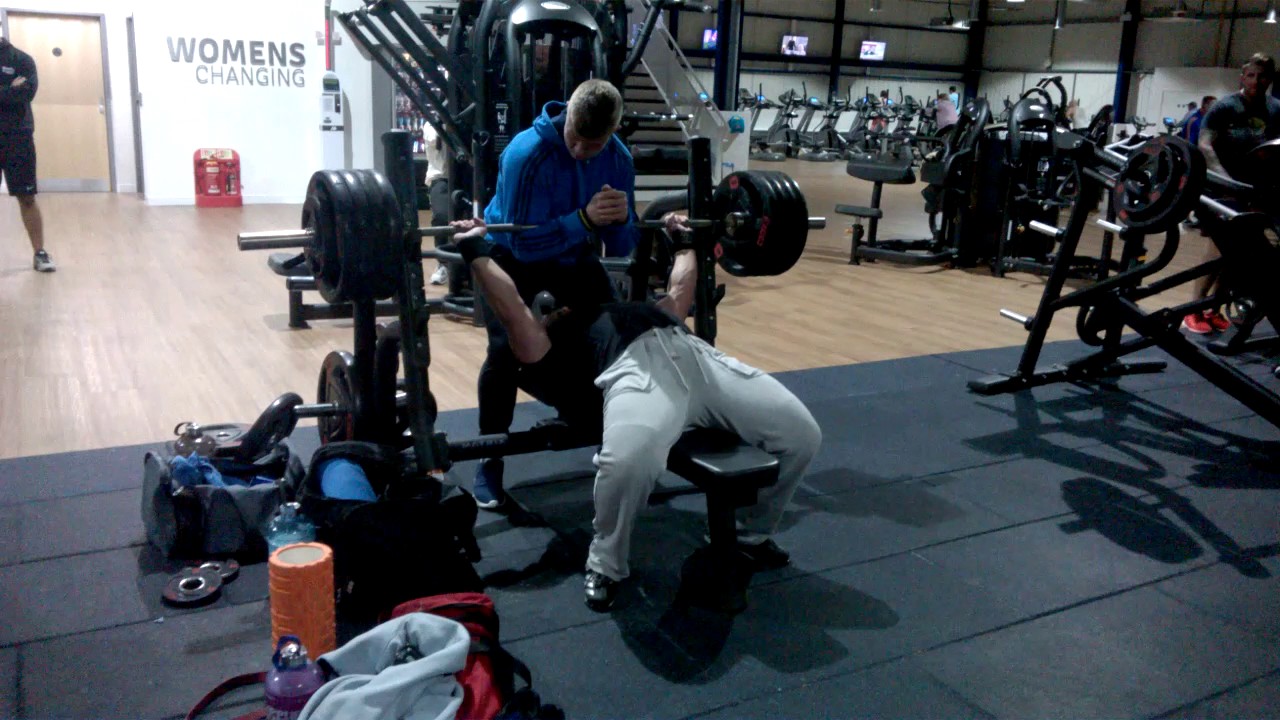 190kg bench press