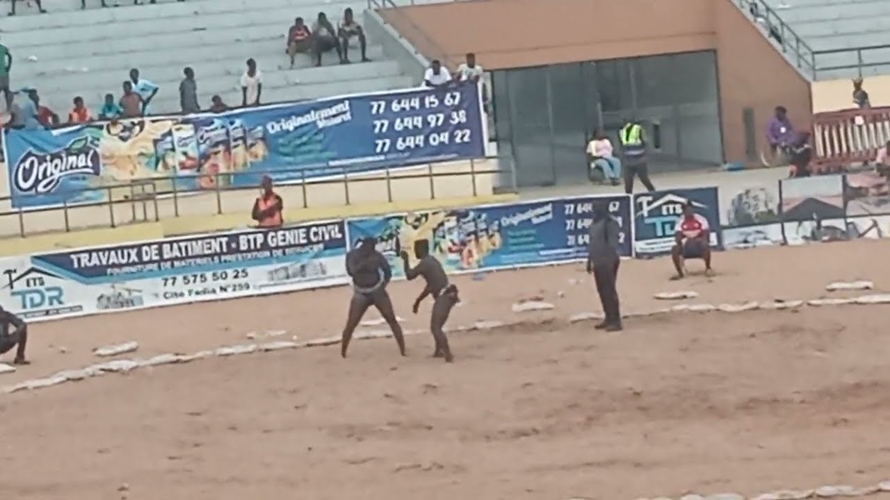 Combat selle mele Vs pape yekini Oh dieul bu rey #abonnez vous lutte 💯