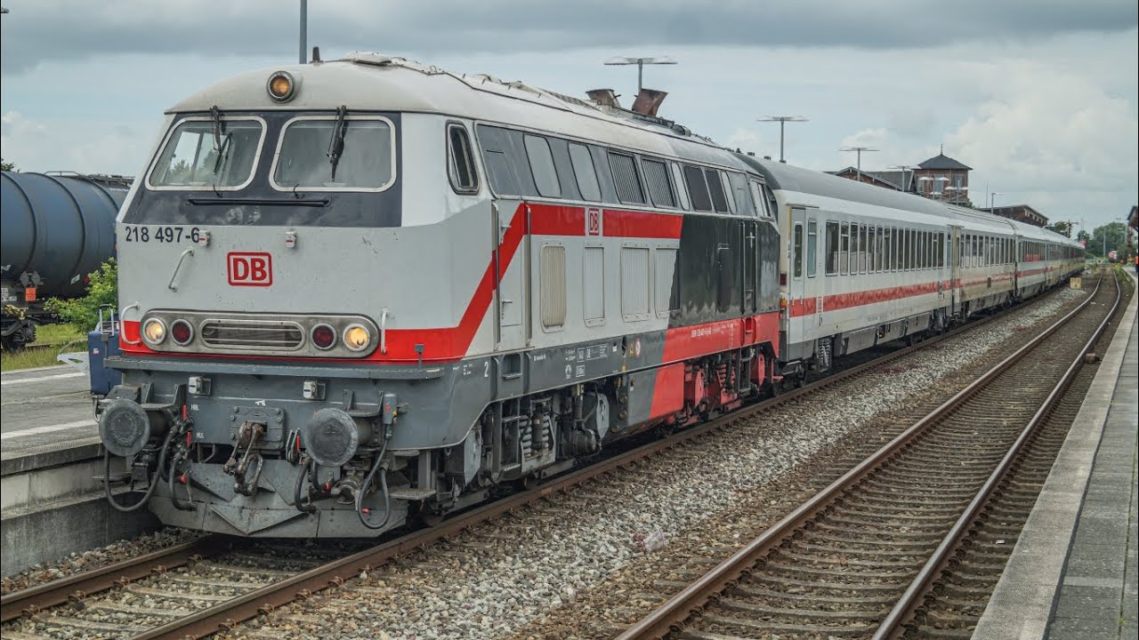 Lokwechsel von 218 412 zu 218 497 am IC 2075 in Niebüll