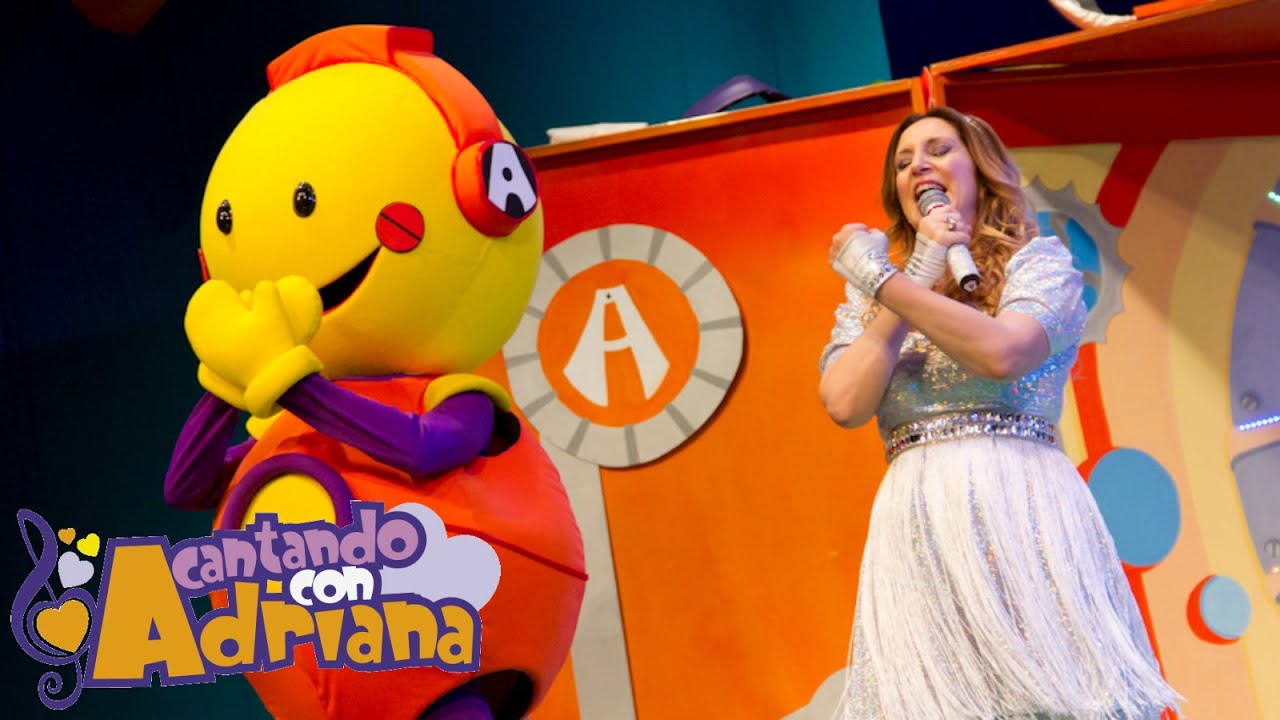 ARMANDO, MI ROBOT - Cantando con Adriana