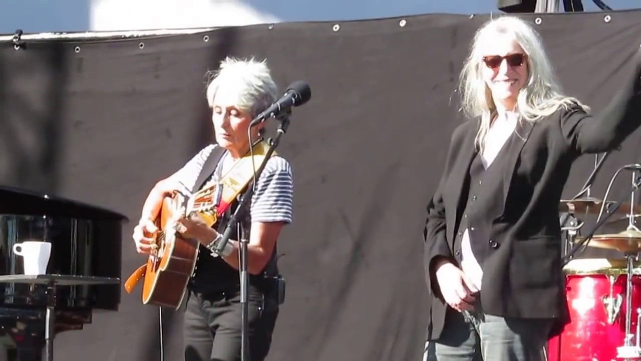 Joan Baez and Patti Smith singing Imagine by John Lennon  (2016)