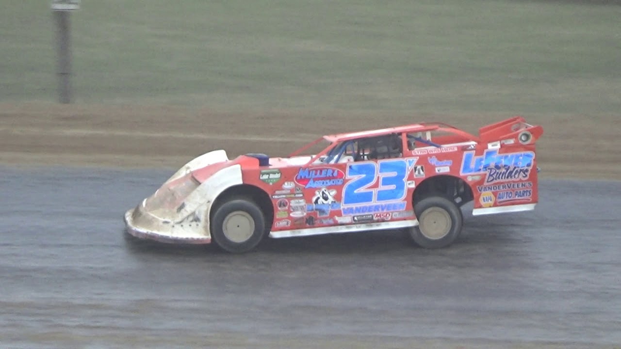 Late Model Feature Race at Crystal Motor Speedway, Michigan on 09-17-2017!!