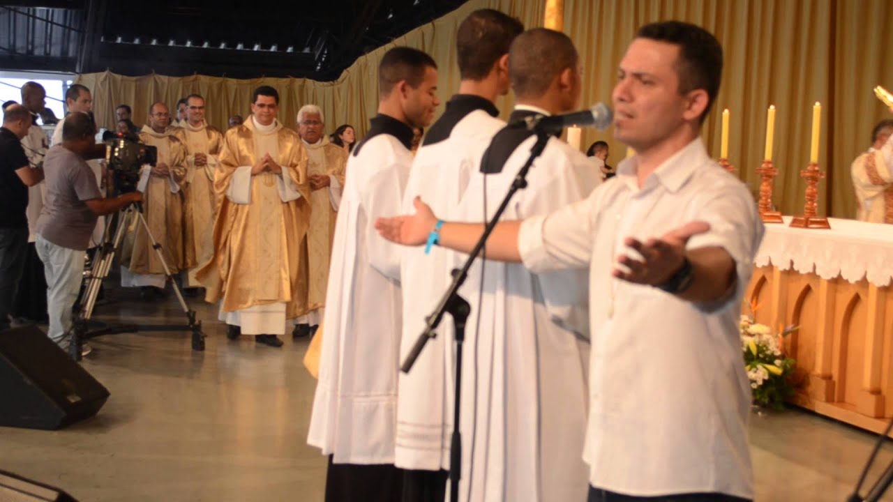 Canto de entrada da Missa celebrada por Monsenhor Jonas