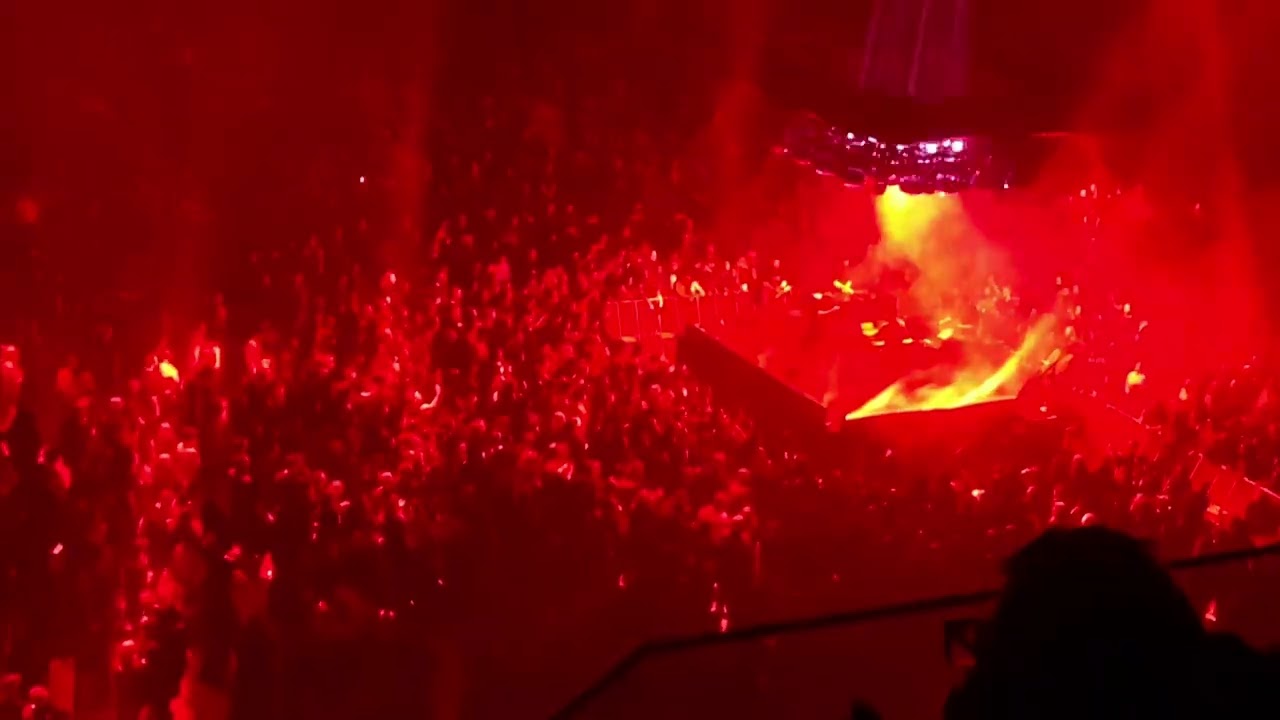nine inch nails - live - as alive as you need me to be