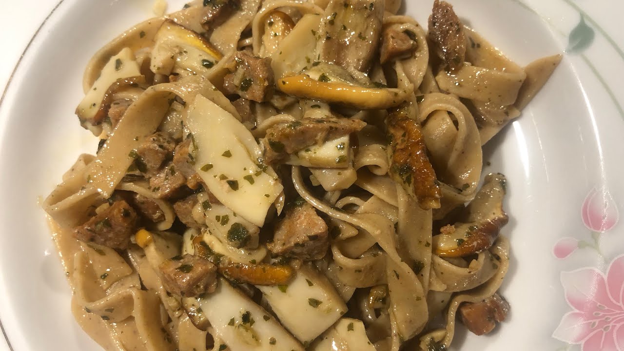 LE TAGLIATELLE DI CASTAGNA E FUNGHI PORCINI DI UMBERTO