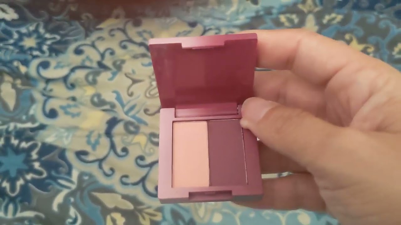 ipsy glam bag July 2022 on bagging