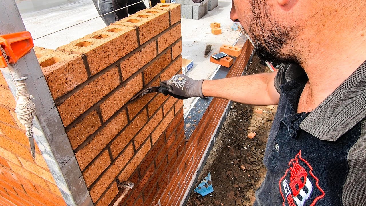 Bricklaying - Laying Some Bricks & Blocks