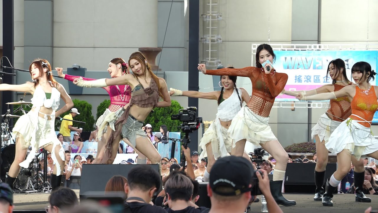 Lolly Talk－九千九百九十九個我 (新濠影滙水上樂園WAVEFest)  Fancam
