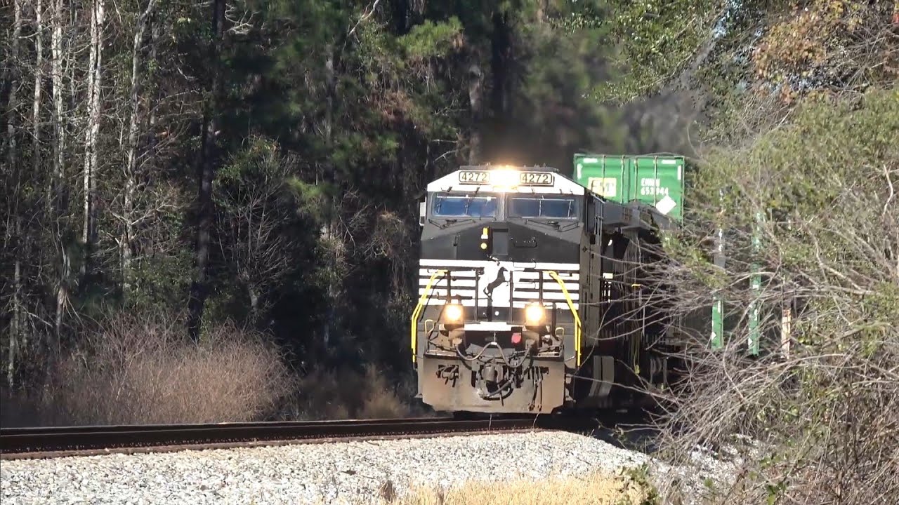 NS 4272 Leads 29F At Jacksonville 