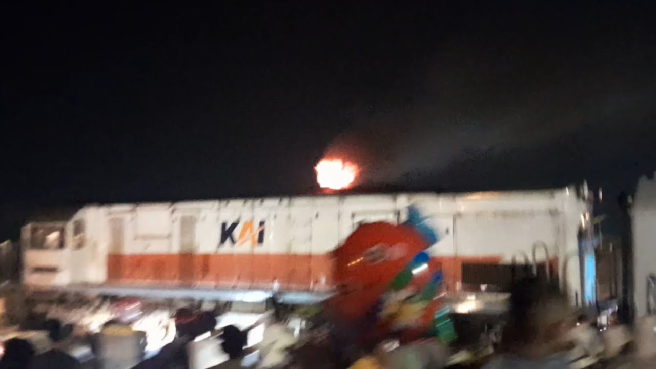 Kumpulan KA kobong ..KA Sribillah U56 kA siantar Exp U104 & KA peti kemas 2852 