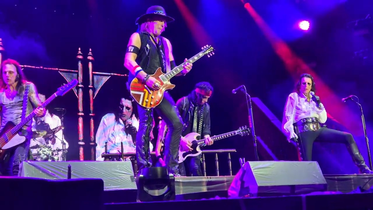 Alice Cooper - Paranoid, Ozzy Osbourne's tribute  29.07.2025 Stars in town Schaffhausen Switzerland 