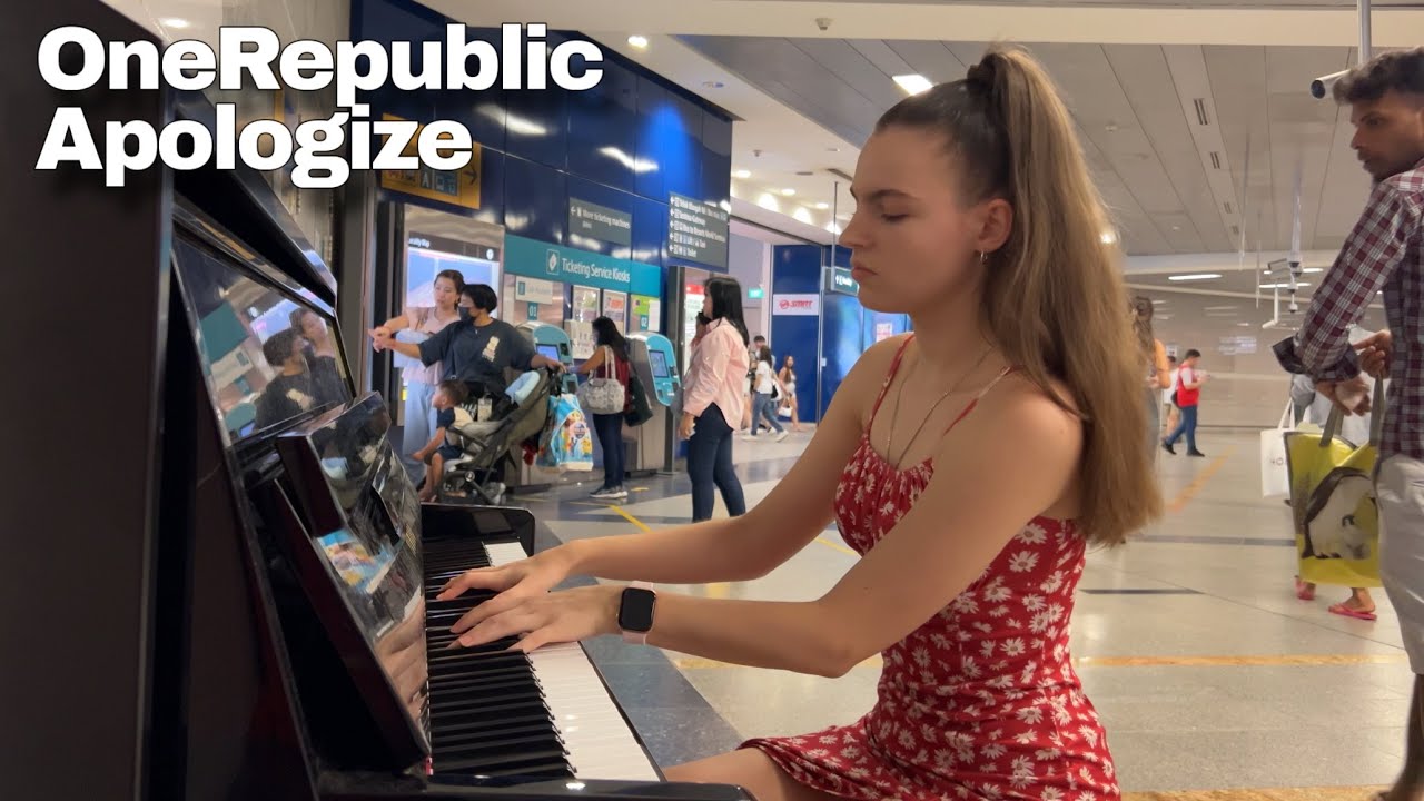 I played OneRepublic - APOLOGIZE on piano in public!