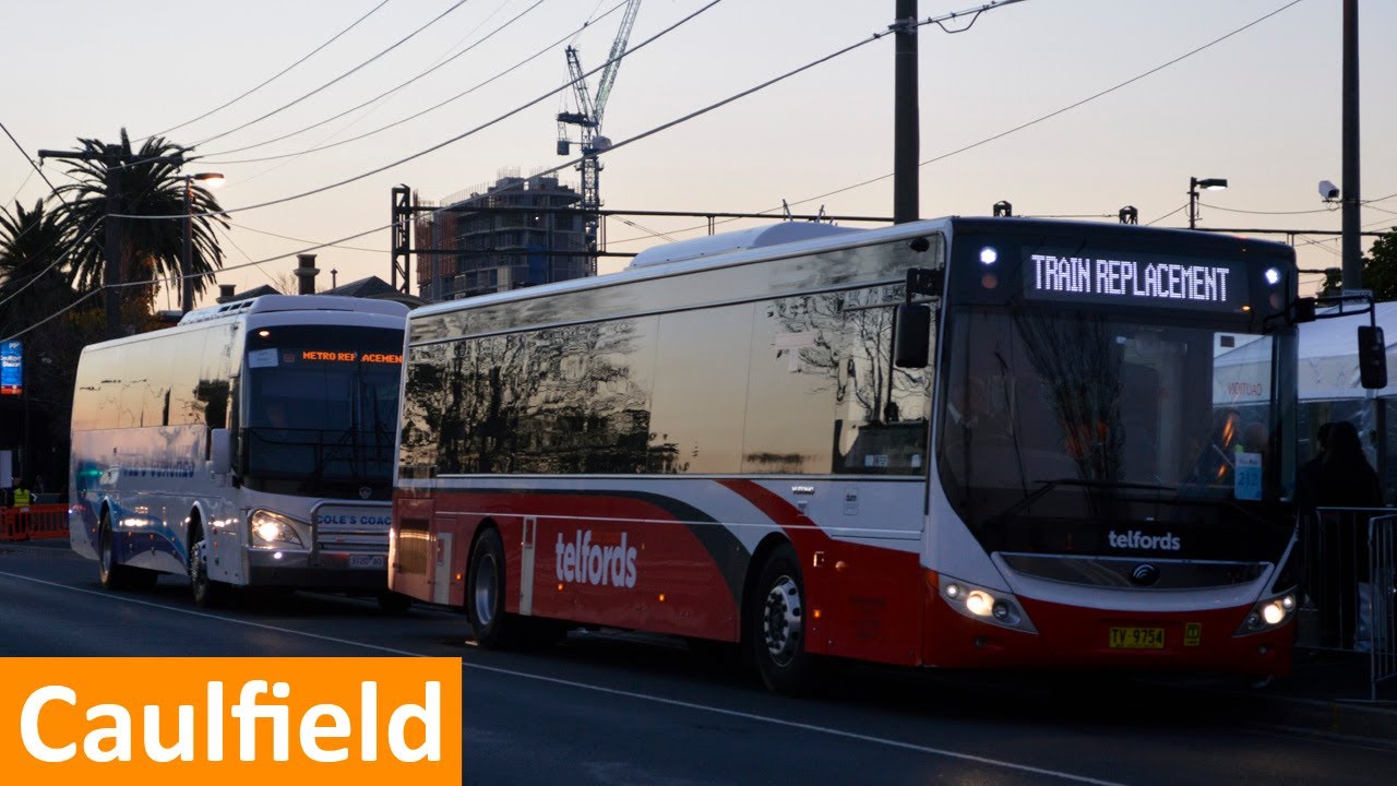 Rail Replacement buses at Caulfield during Peak Hour - Melbourne Transport