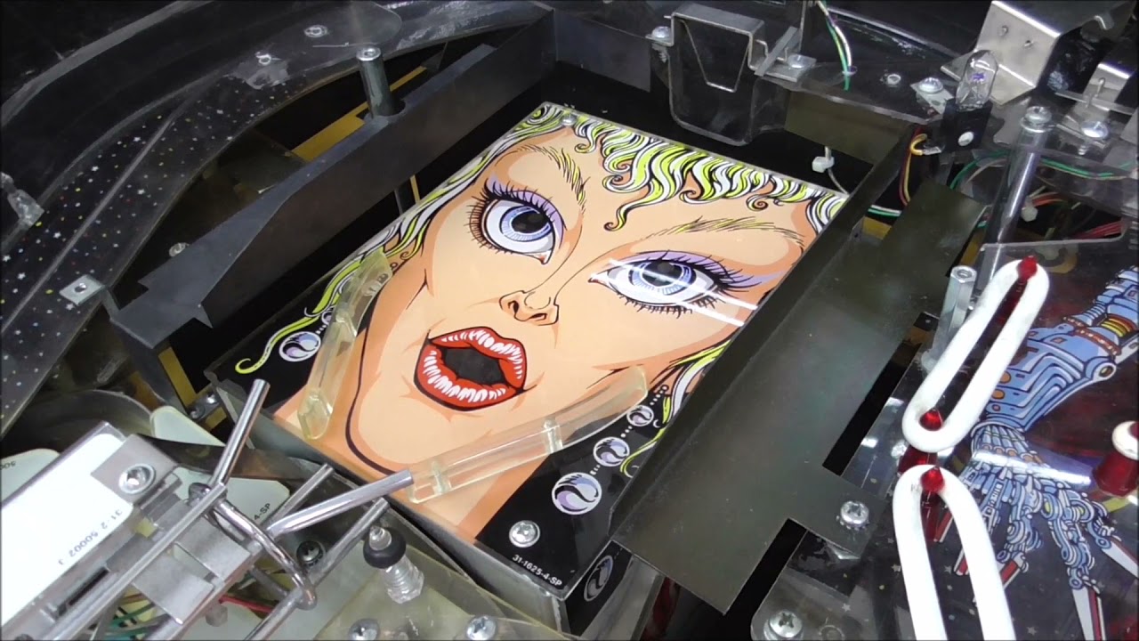Работа над невероятным механизмом лица для автомата Williams Bride of Pinbot Pinball 2