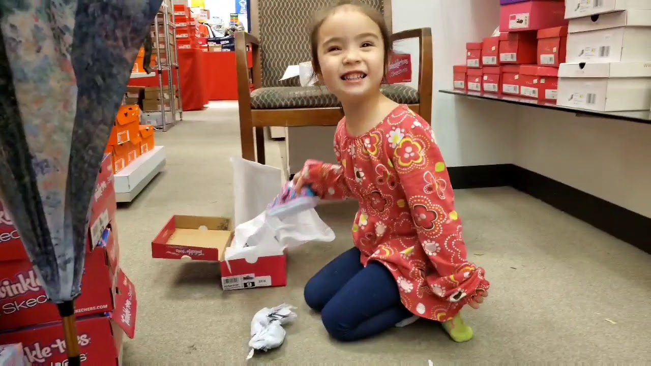 Skechers Twinkle Toes shopping at Belks #skechers #twinkletoes