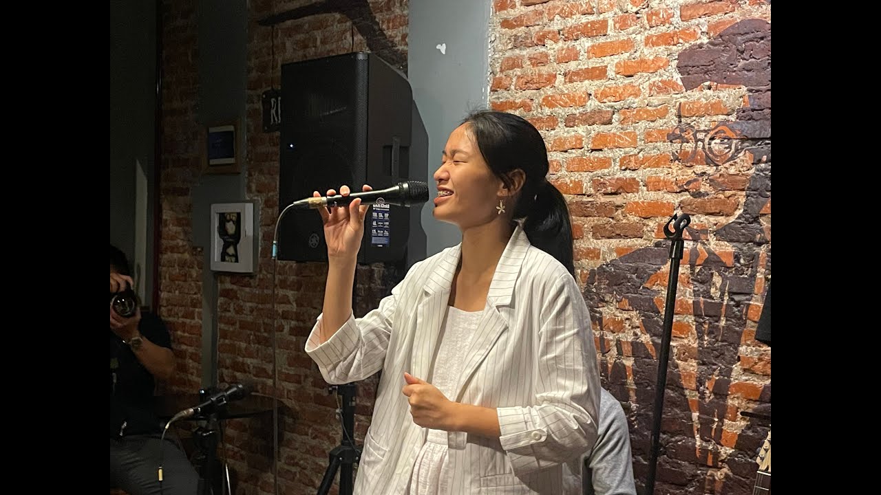 Aku Takut Mencintaimu Selamanya - Natasya Elvira - Live at Earhouse