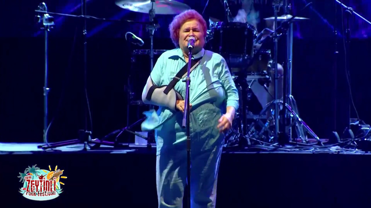 Selda Bağcan & Boom Pam - Yaz Gazeteci | Zeytinli Rock Festivali 2016