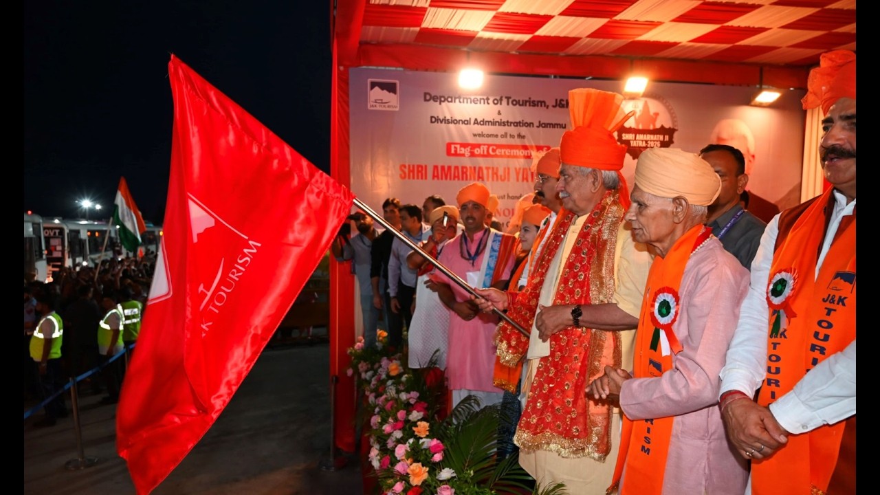 Shri Amarnath Yatra 2026 Begins: LG Flags Off First Batch of Pilgrims to Baba Barfani