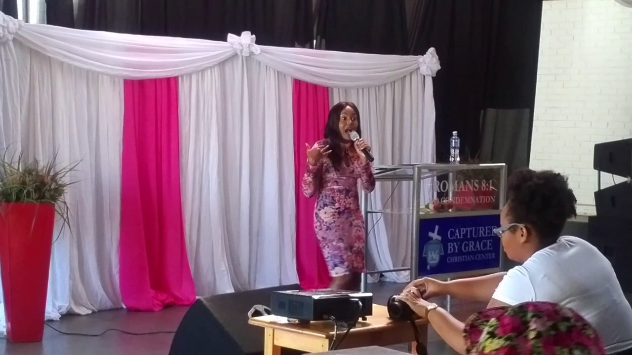Lebohang Kgapola Singing Uyangithwala