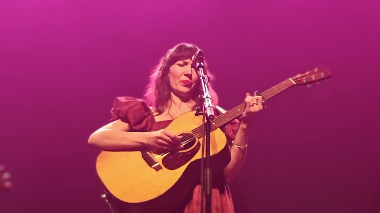 Alela Diane - California (new song, live at de schouwburg in Brugge, nov 2025)