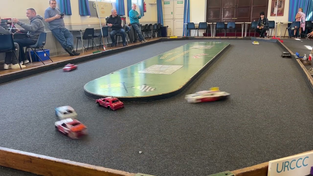 RC Banger racing 1/12th Carpet oval