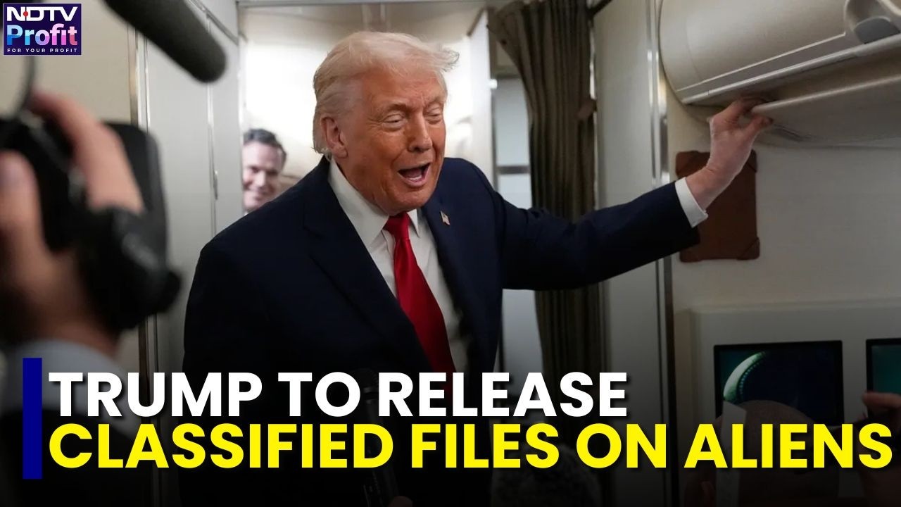 Trump Accuses Obama of Mishandling Alien Secrets, Vows to Reveal Them