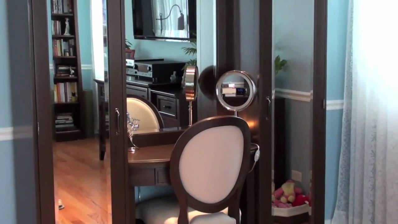 Vanity Makeup Organization & Giveaway (CLOSED)