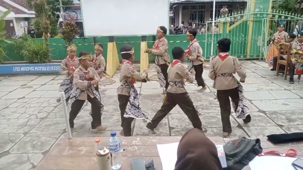 Tari kreasi siaga putra