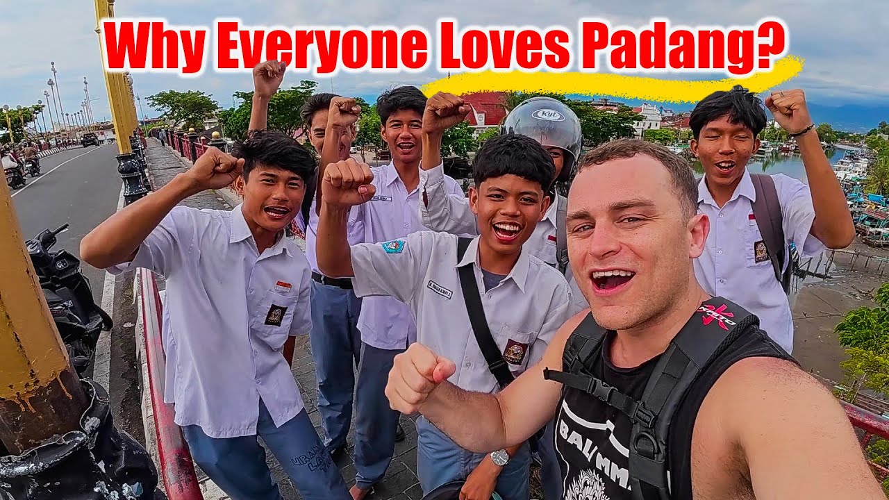 American's FIRST TIME in PADANG Indonesia 🇮🇩 West Sumatra First Impressions (Gila!)