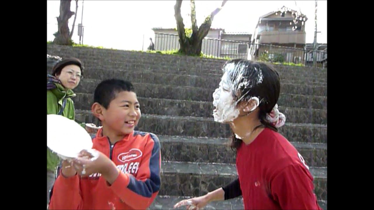 三十路ぱーてぃ　パイ投げ　グラス演奏