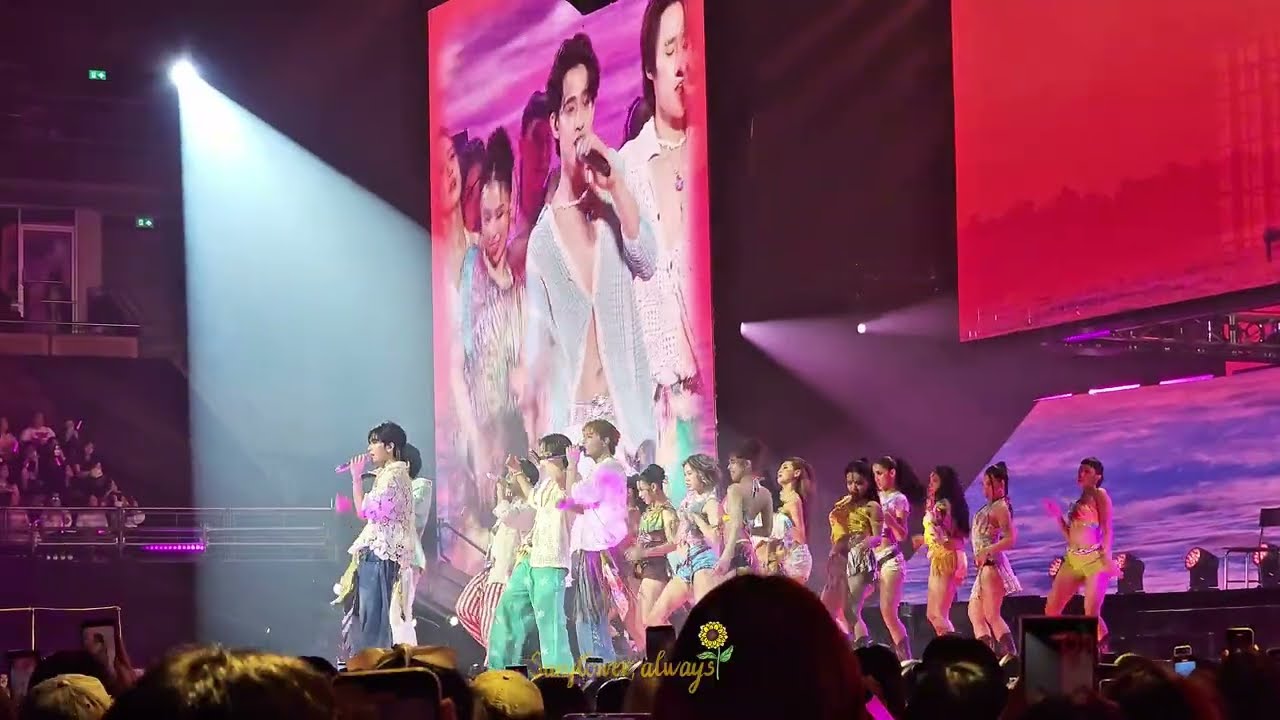 Krist, Nut, Tui, Santa, Barcode - พัทยา (Pattaya) @ RISER Concert D3