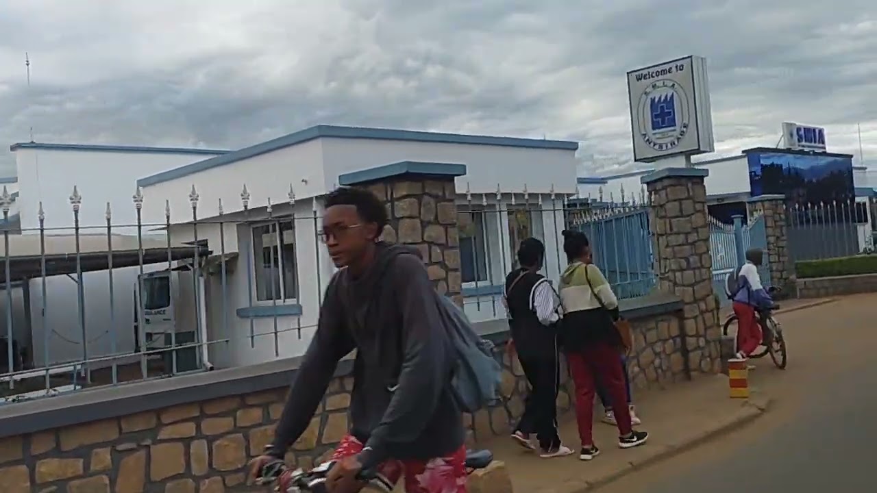 Ambohimena by Ambalavato Tsarasaotra to Antsenakely - Streets view of Antsirabe Madagascar 