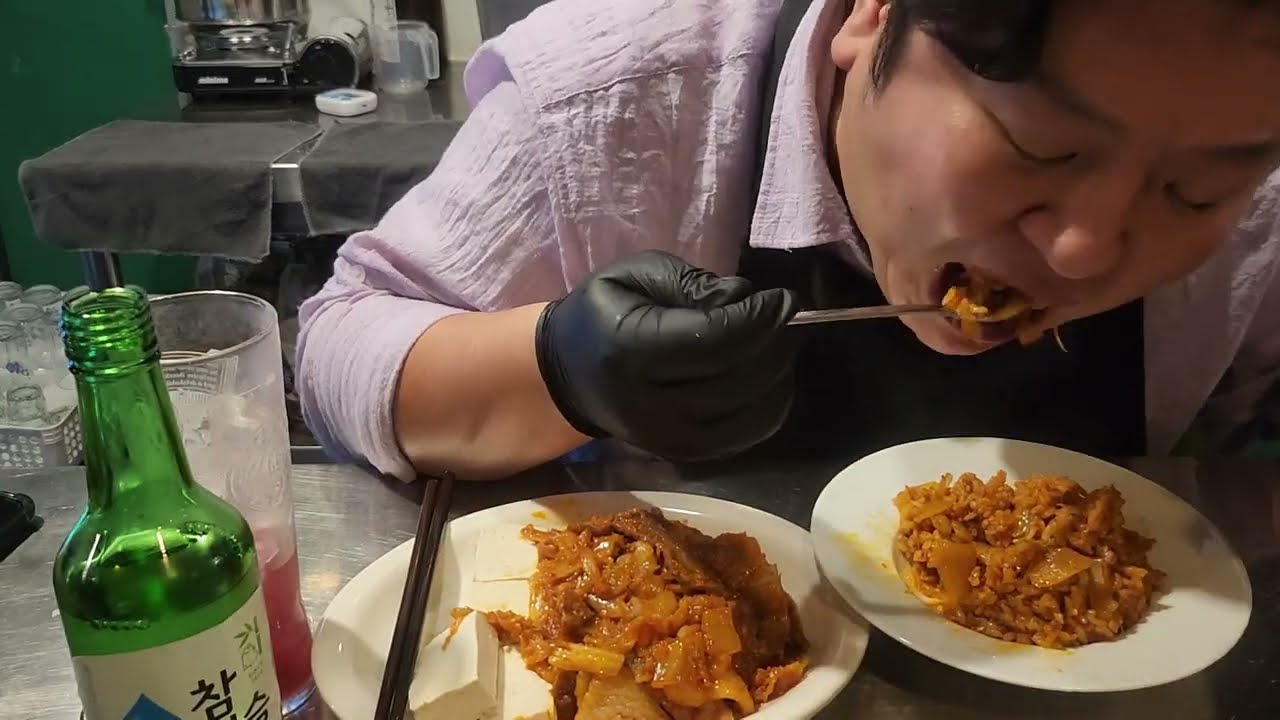 김치스페셜! 김치볶음밥에 두부김치해서 먹방