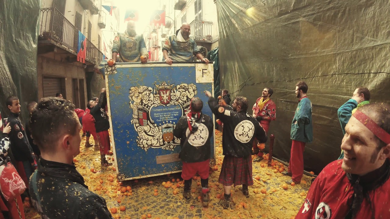 I Gladiatori Testa a testa Carnevale di Ivrea in 4K