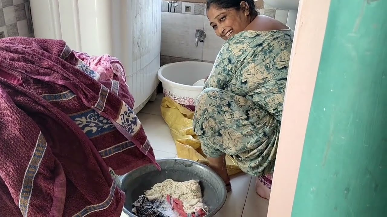 जब चाकू या पेचकस का कुछ भी काम हो तो रुहान देख कर उसको मांगने की जिद करता रहता है।।khanfamilyvlogs