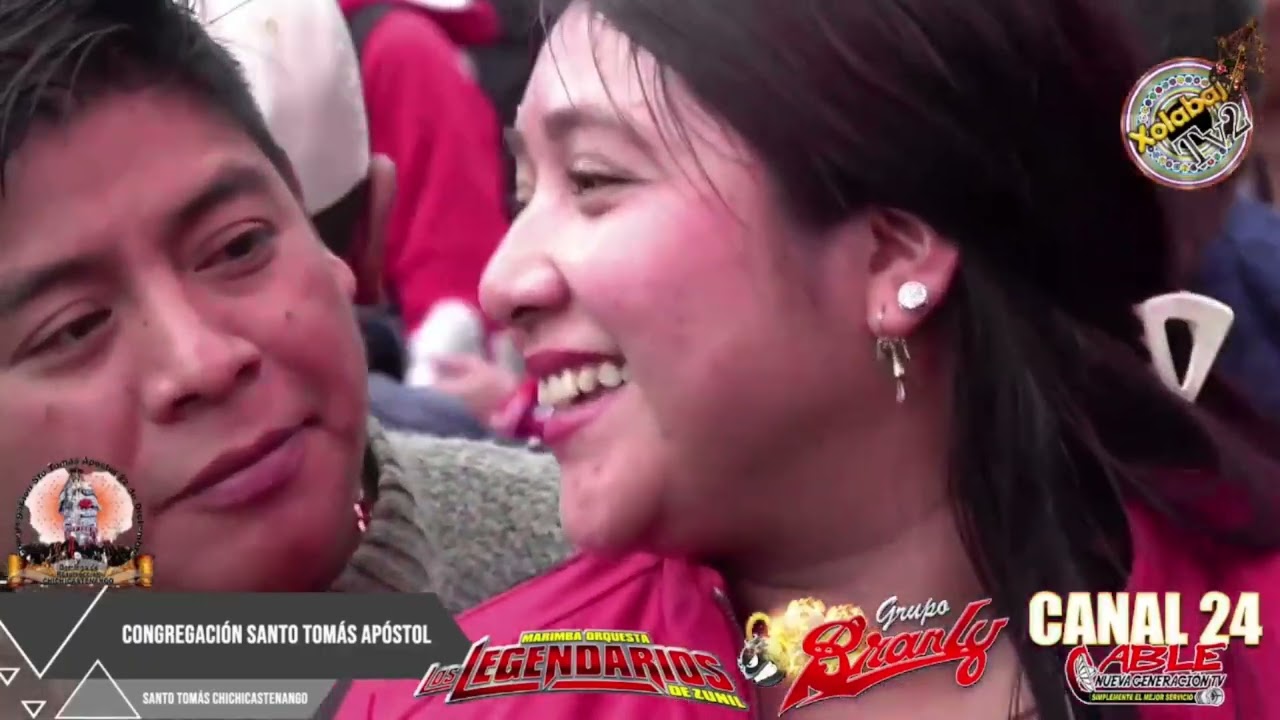 Bien felices gozando la gran feria de Chichicastenango marimba orquestra los legendarios de Zunil ￼